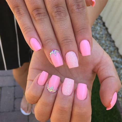 short pink acrylic nails